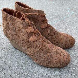 Tom’s Tan Mini Cheetah Suede Kala Wedge Bootie Boot size 11 career office brunch